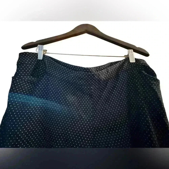 Size 2X Plus Size Pull-on pant in Black with White Polka dots - Picture 7 of 13